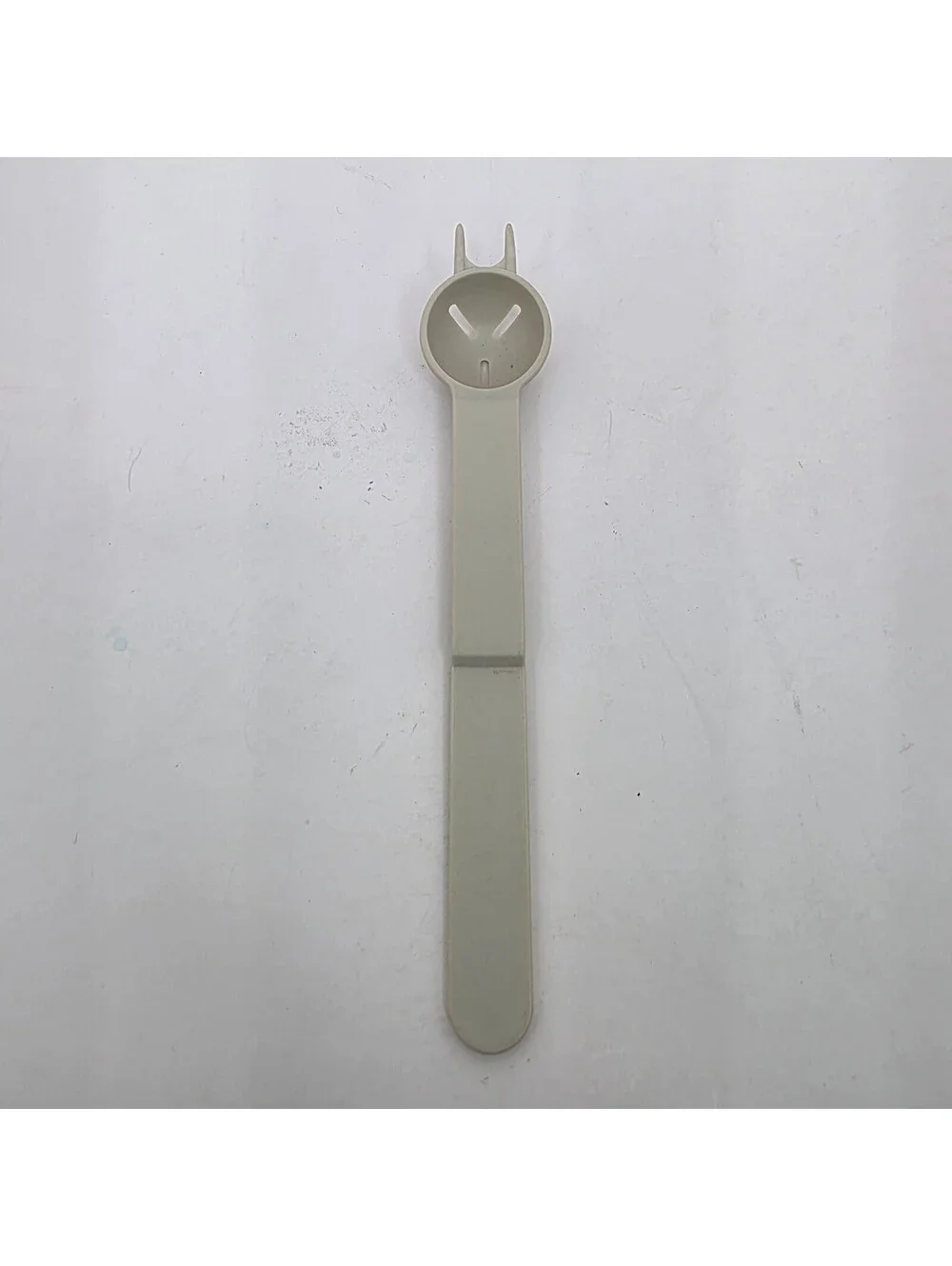 Vintage Tupperware Olive Picker Pickle Fork Spoon Gadget #1450 Light Beige